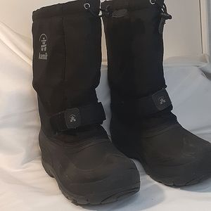 Kamik Kids Winter Boots. Adjustable Collar. Velcro Strap. Black.